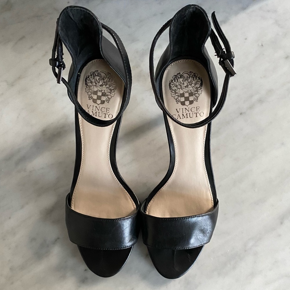 VINCE CAMUTO - Court Ankle Strap Heel Sandal - Black - Size 8